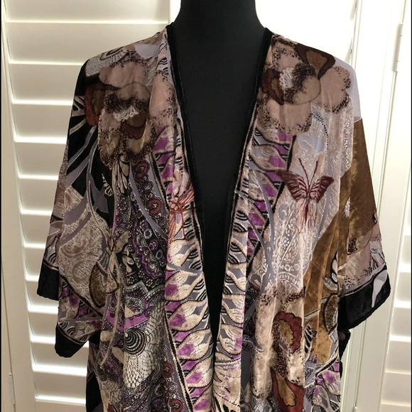 NWT Chicos Velvet Ruana Floral Butterfly Wrap New - Picture 5 of 14